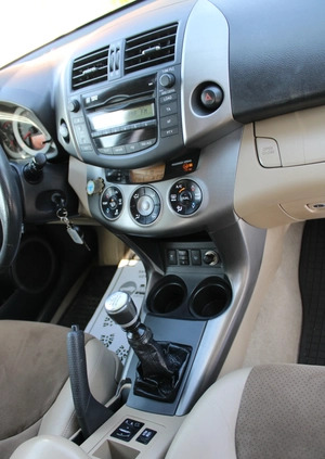 Toyota RAV4 cena 39900 przebieg: 274513, rok produkcji 2011 z Dukla małe 407